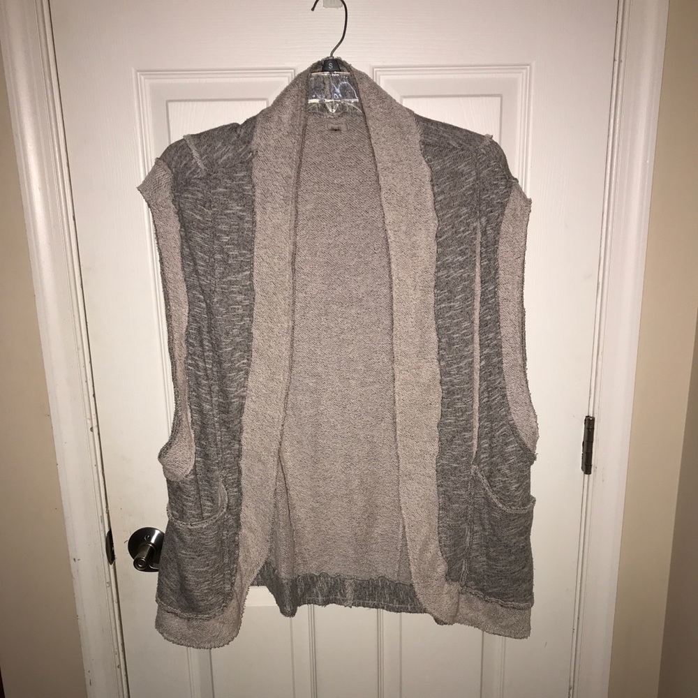 Sleeveless sweatshirt cardigan